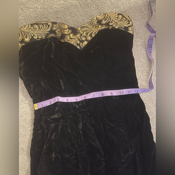 Vintage velvet black dress with gold detail - Picture 11 of 14